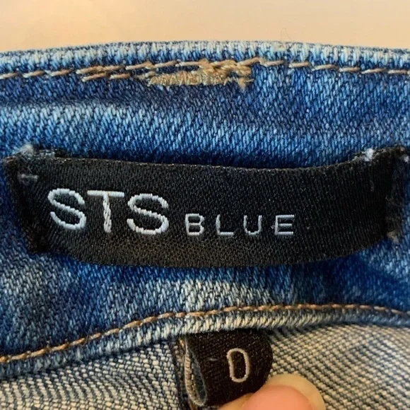 STS Blue Distressed Bermuda Blue Denim Jean Shorts Low Rise Woman’s Size 0 - Picture 5 of 6
